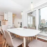 Amazing 3-bedroom And Terrace Overlooking Tv Tower