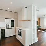 Amazing 3-bedroom And Terrace Overlooking Tv Tower * Πράγα
