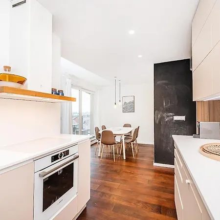 Amazing 3-bedroom And Terrace Overlooking Tv Tower Apartament Praga