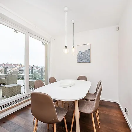 Amazing 3-bedroom And Terrace Overlooking Tv Tower Praha