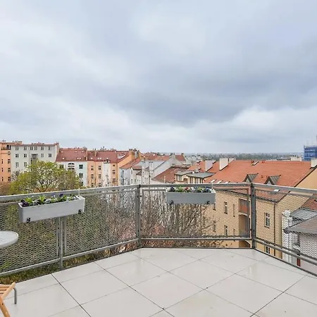 Amazing 3-bedroom And Terrace Overlooking Tv Tower Apartmán *