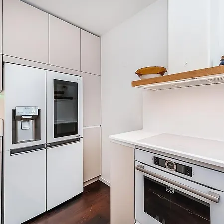 Amazing 3-bedroom And Terrace Overlooking Tv Tower *