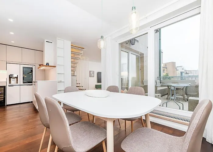 Amazing 3-bedroom And Terrace Overlooking Tv Tower