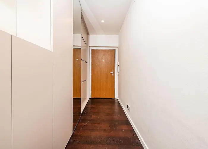 Amazing 3-bedroom And Terrace Overlooking Tv Tower Apartment *