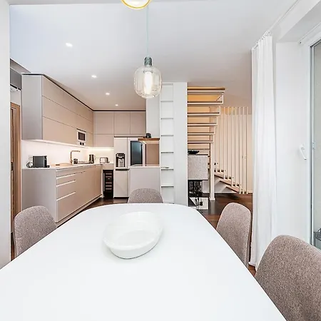 Apartment Amazing 3-bedroom And Terrace Overlooking Tv Tower *