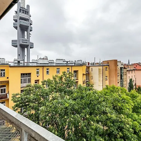 Amazing 3-bedroom And Terrace Overlooking Tv Tower Apartment *