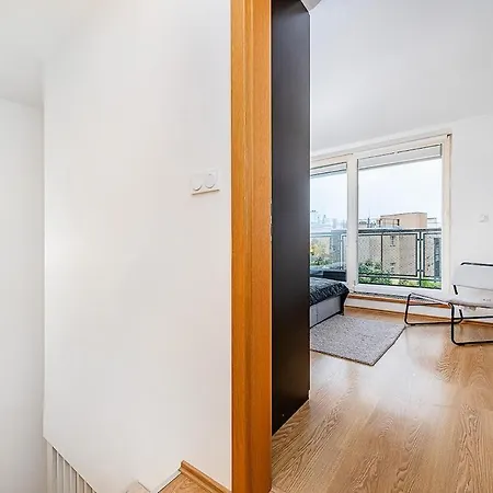 Amazing 3-bedroom And Terrace Overlooking Tv Tower Apartment *