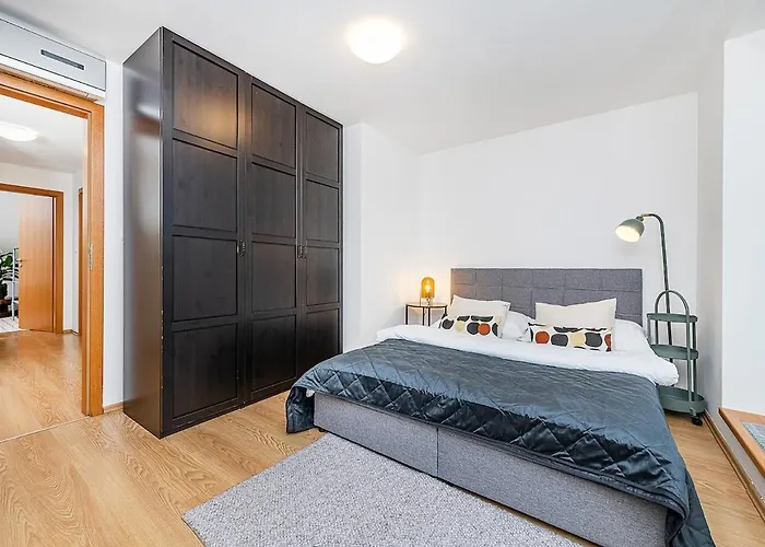 Amazing 3-bedroom&terrace Overlooking Tv Tower Praag